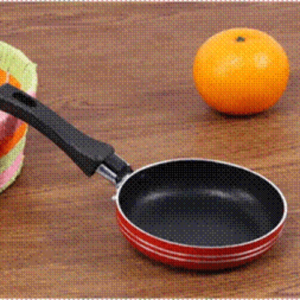 NON - STICK FRYING PAN